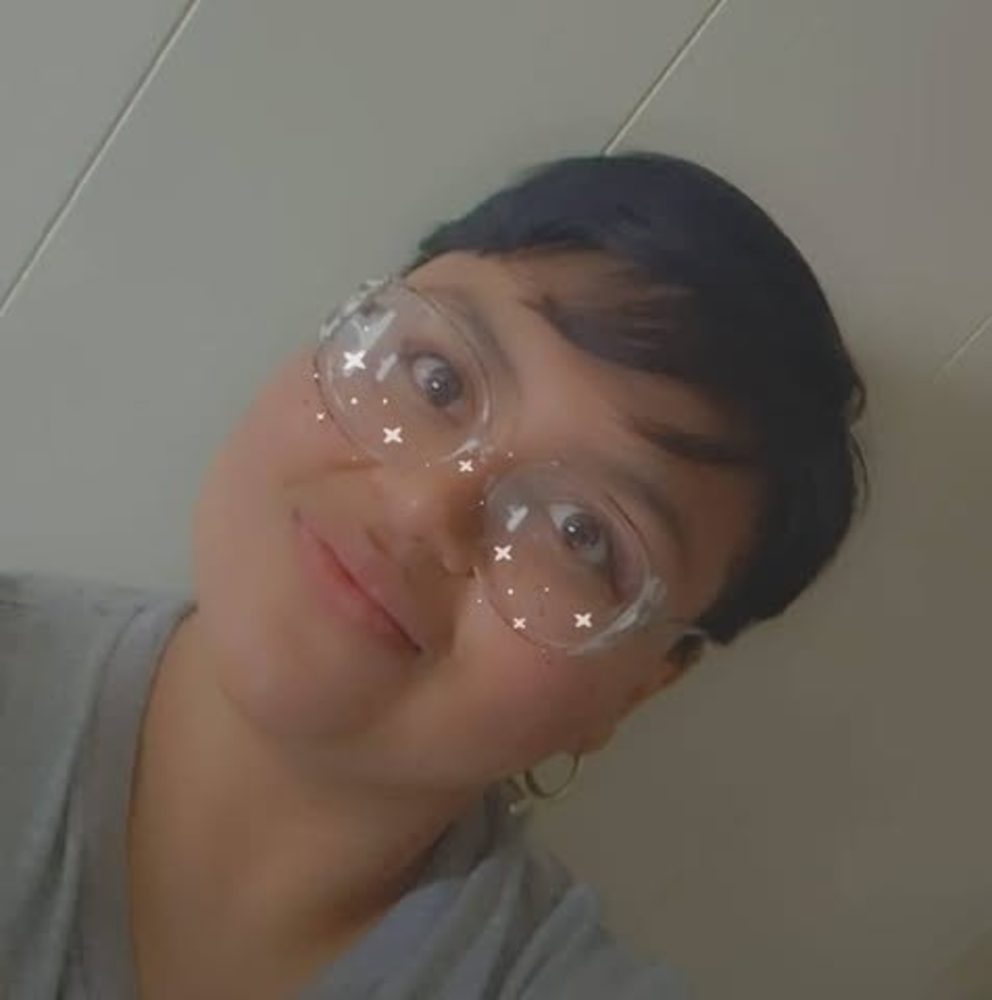 Meet your Posher, Alejandra g